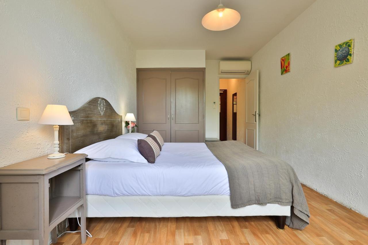 Logis Hotel Castel Mouisson Барбентан Экстерьер фото