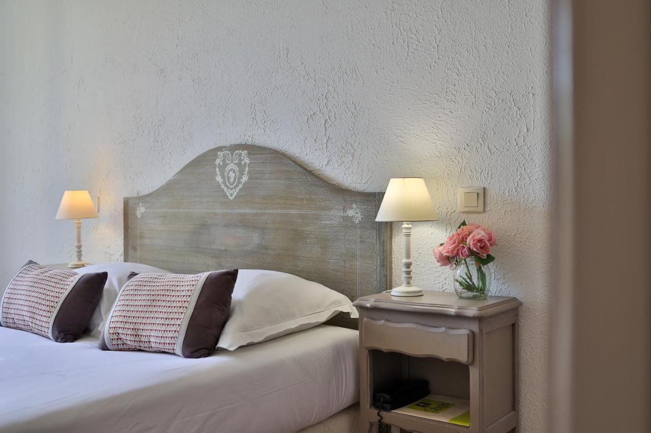 Logis Hotel Castel Mouisson Барбентан Экстерьер фото