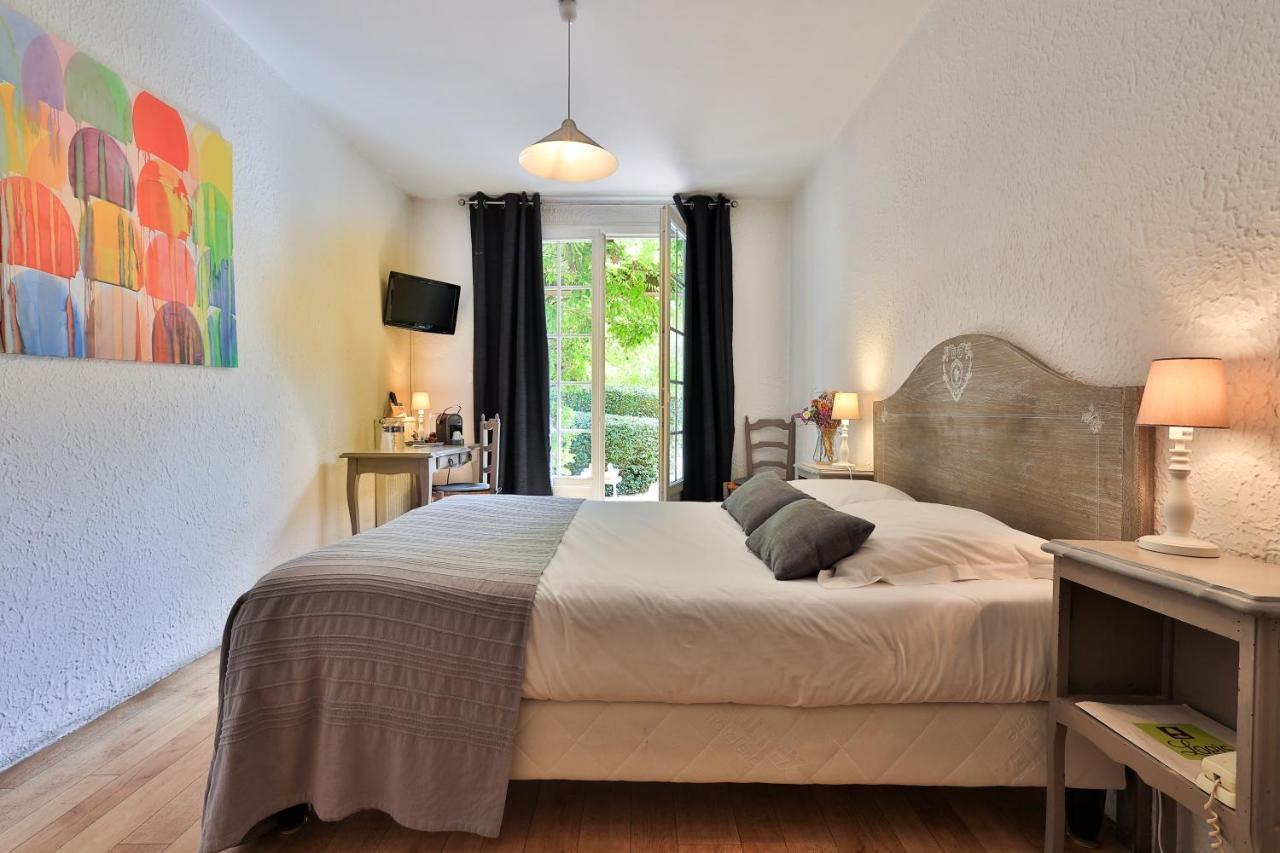 Logis Hotel Castel Mouisson Барбентан Экстерьер фото