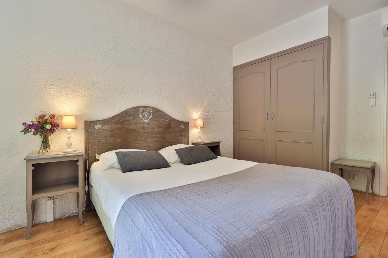 Logis Hotel Castel Mouisson Барбентан Экстерьер фото