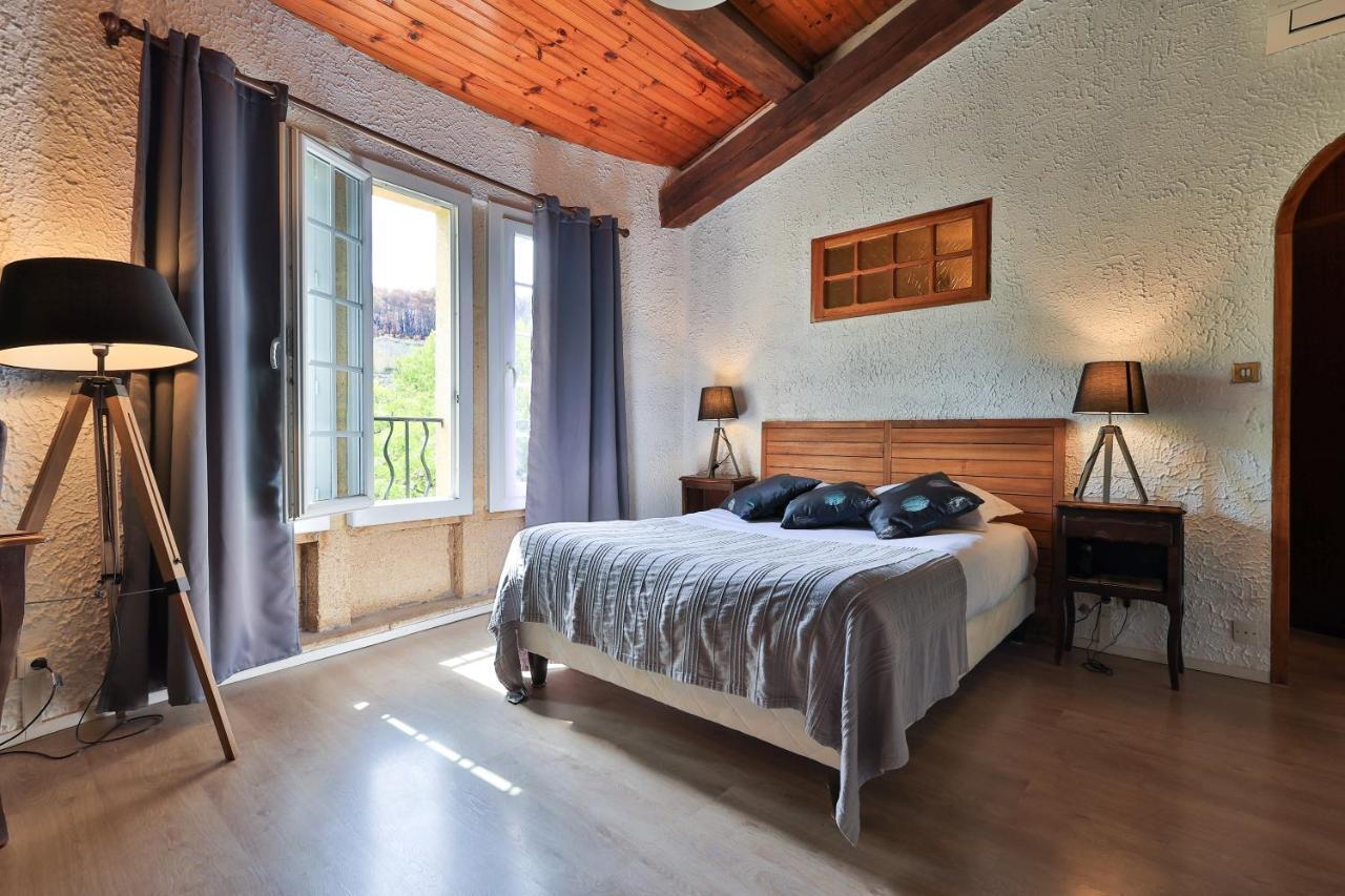 Logis Hotel Castel Mouisson Барбентан Экстерьер фото