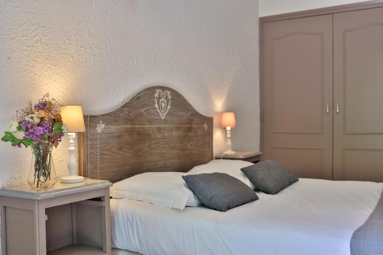 Logis Hotel Castel Mouisson Барбентан Экстерьер фото