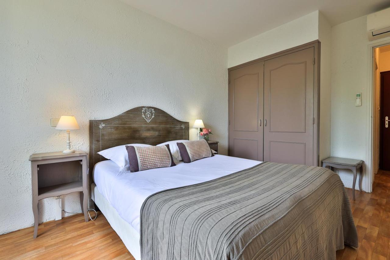 Logis Hotel Castel Mouisson Барбентан Экстерьер фото