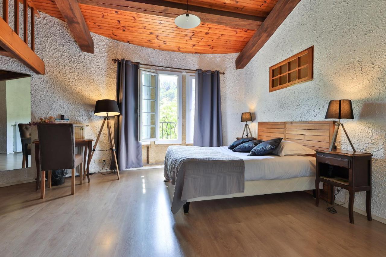 Logis Hotel Castel Mouisson Барбентан Экстерьер фото