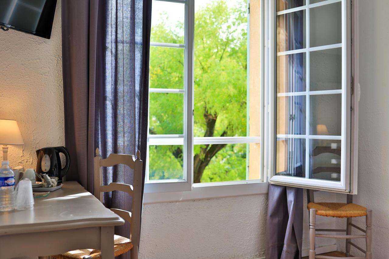 Logis Hotel Castel Mouisson Барбентан Экстерьер фото
