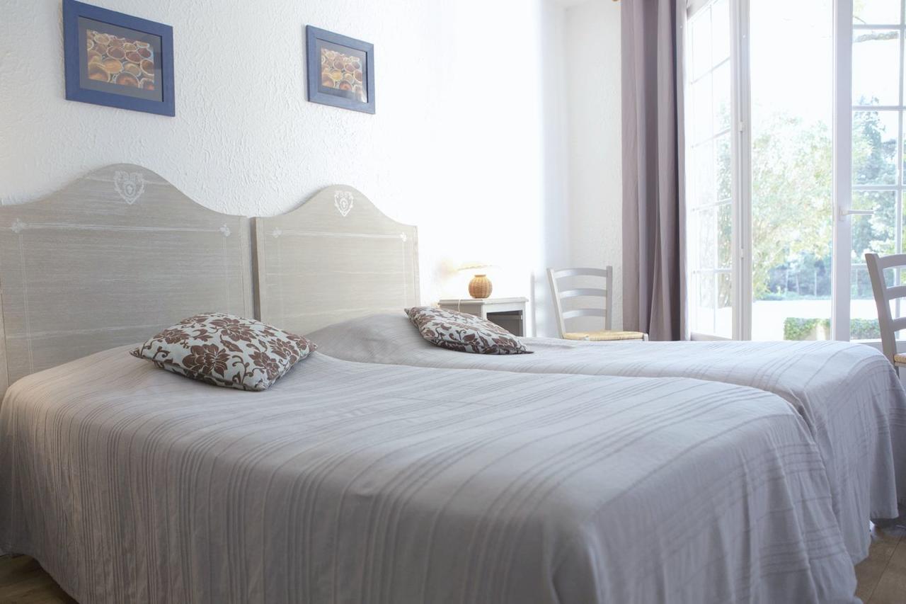 Logis Hotel Castel Mouisson Барбентан Экстерьер фото