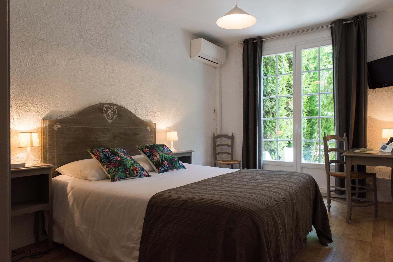 Logis Hotel Castel Mouisson Барбентан Экстерьер фото