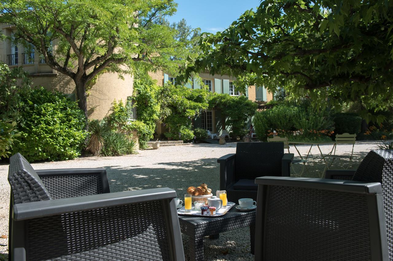 Logis Hotel Castel Mouisson Барбентан Экстерьер фото